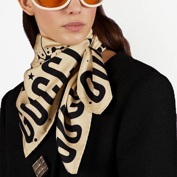 gucci silk scarf - Picture 7 of 8